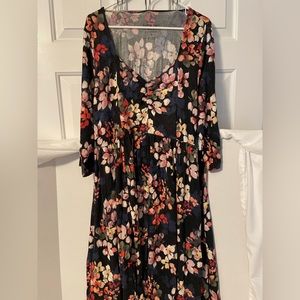 Torrid Super Soft Black Floral Dress, 3/4 length sleeves, size 22-24 or 3X